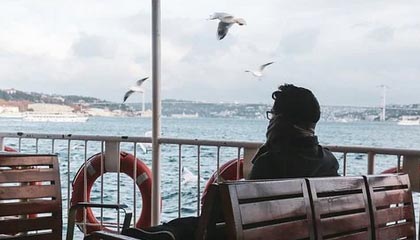 爱游戏官网-国际滑雪障碍赛中国选手跻身八强，滑雪障碍追逐国家队