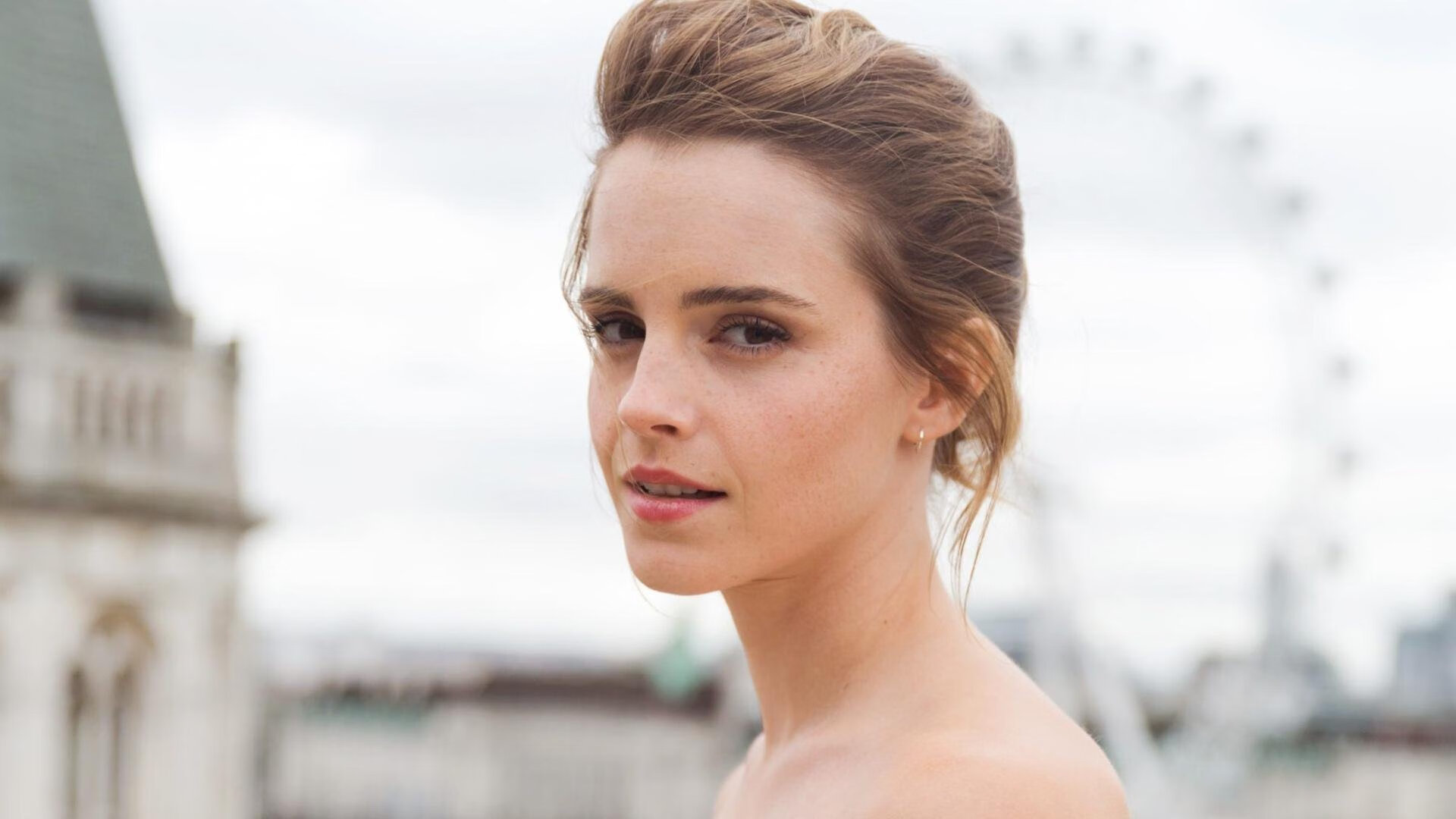 爱游戏登录入口-老将坚持出战为年轻球员树立榜样引发网友点赞