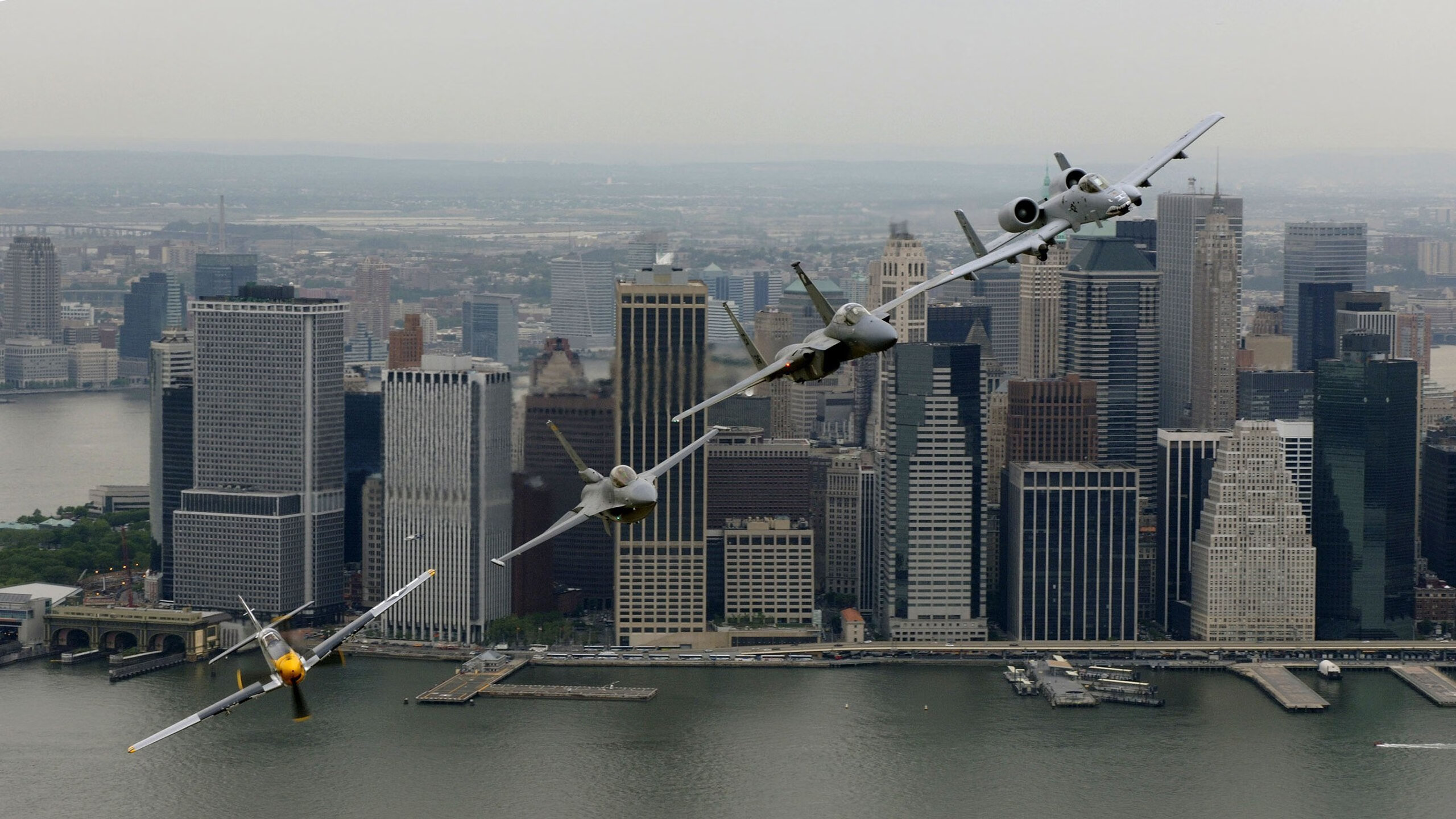 麦基翁与对手激烈角逐展现高水平竞技，麦基翁姐妹