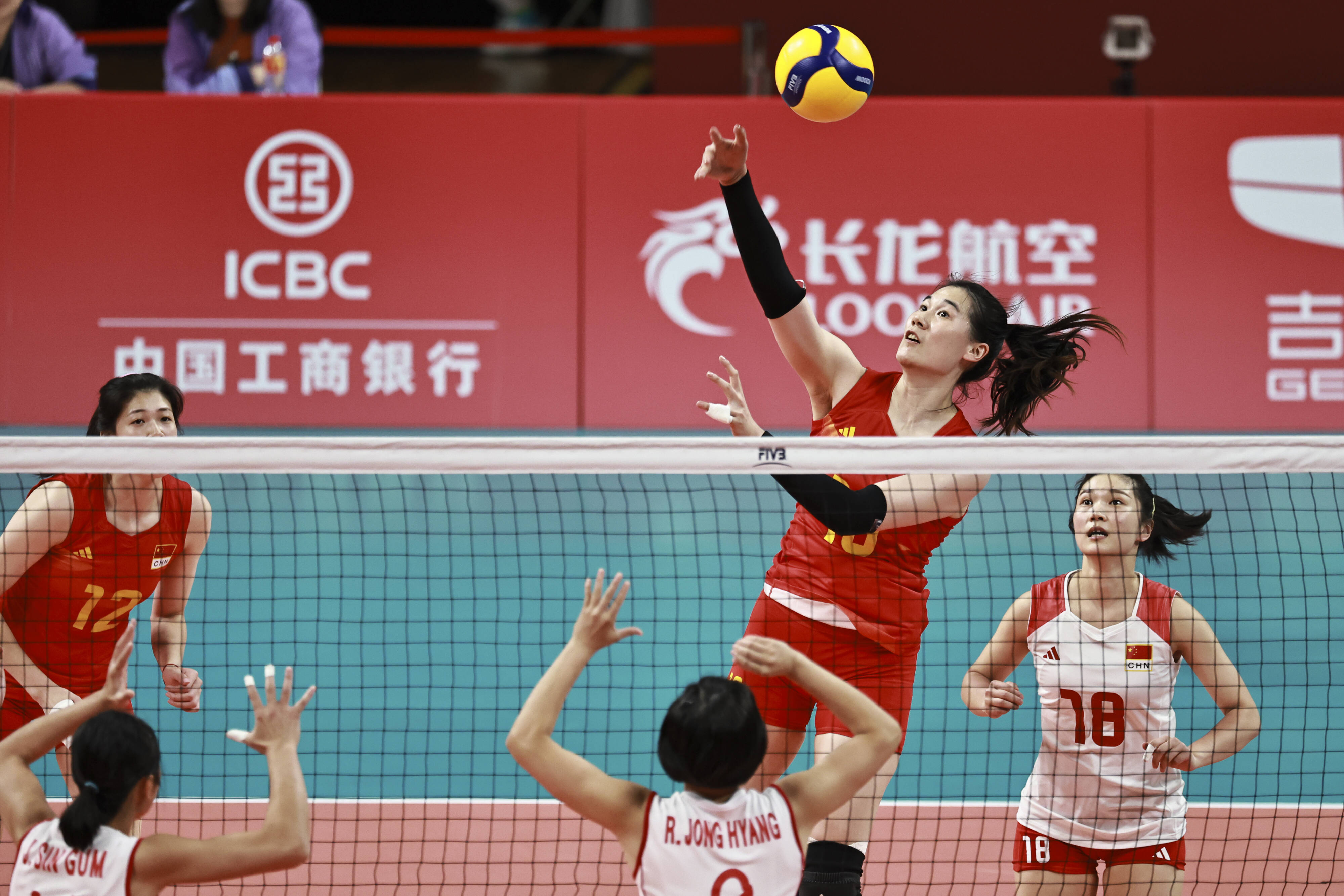 AYX爱游戏：中国女篮世界杯备战，全力冲击奖牌
